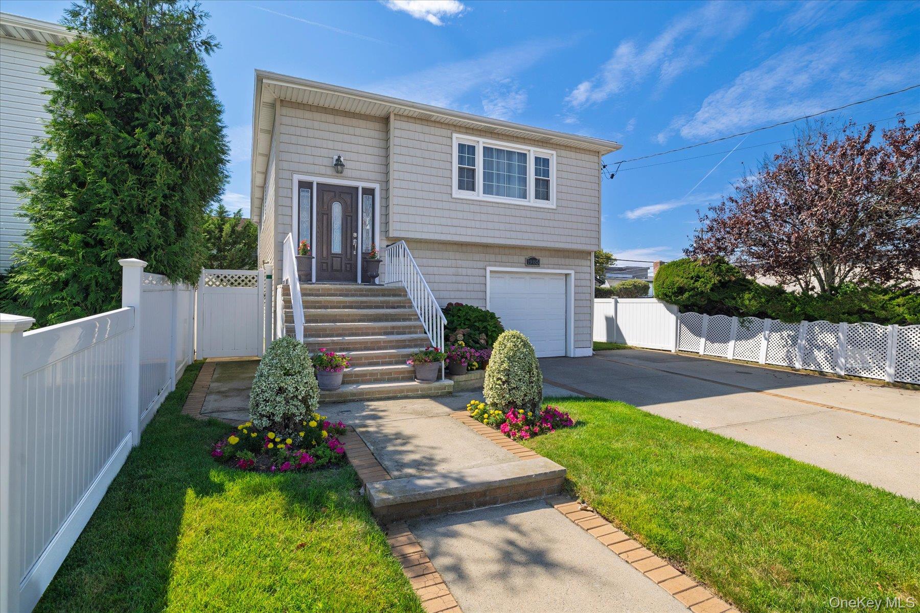 1985 Park Street – For Sale photo 5