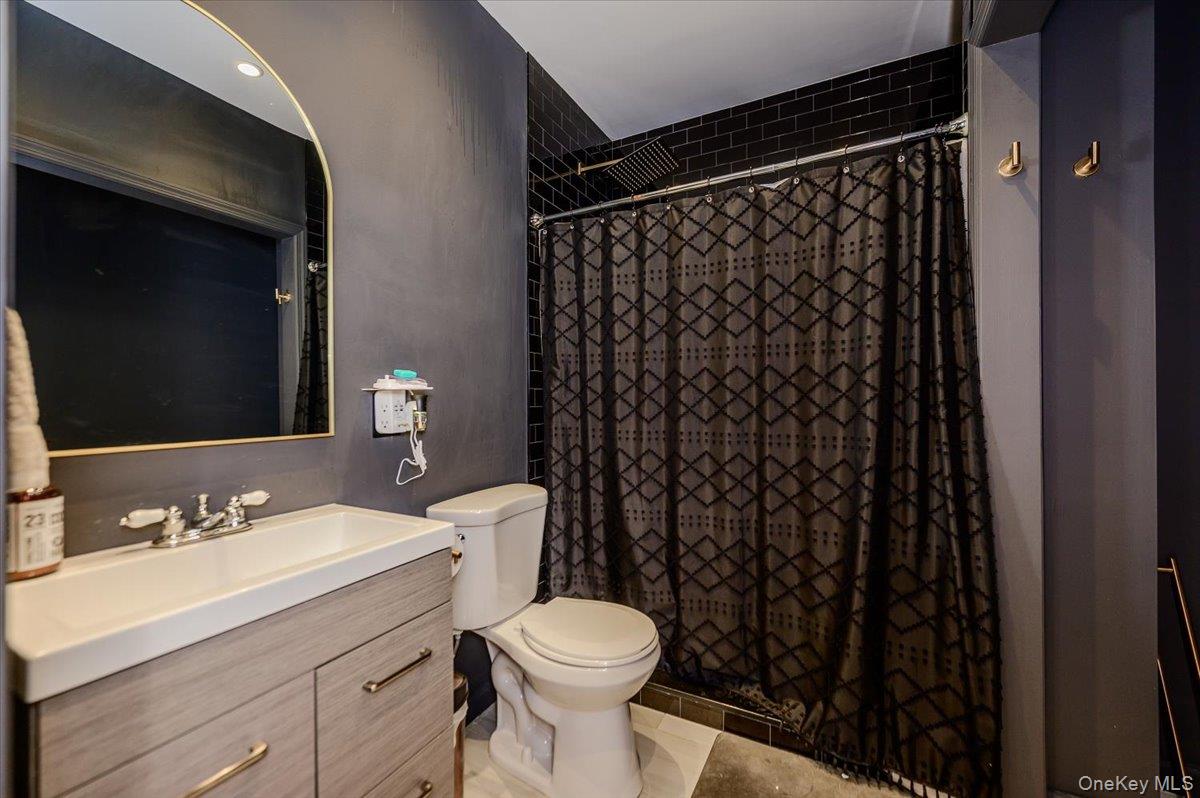 1321 Balcom Avenue, Unit 1 photo 16