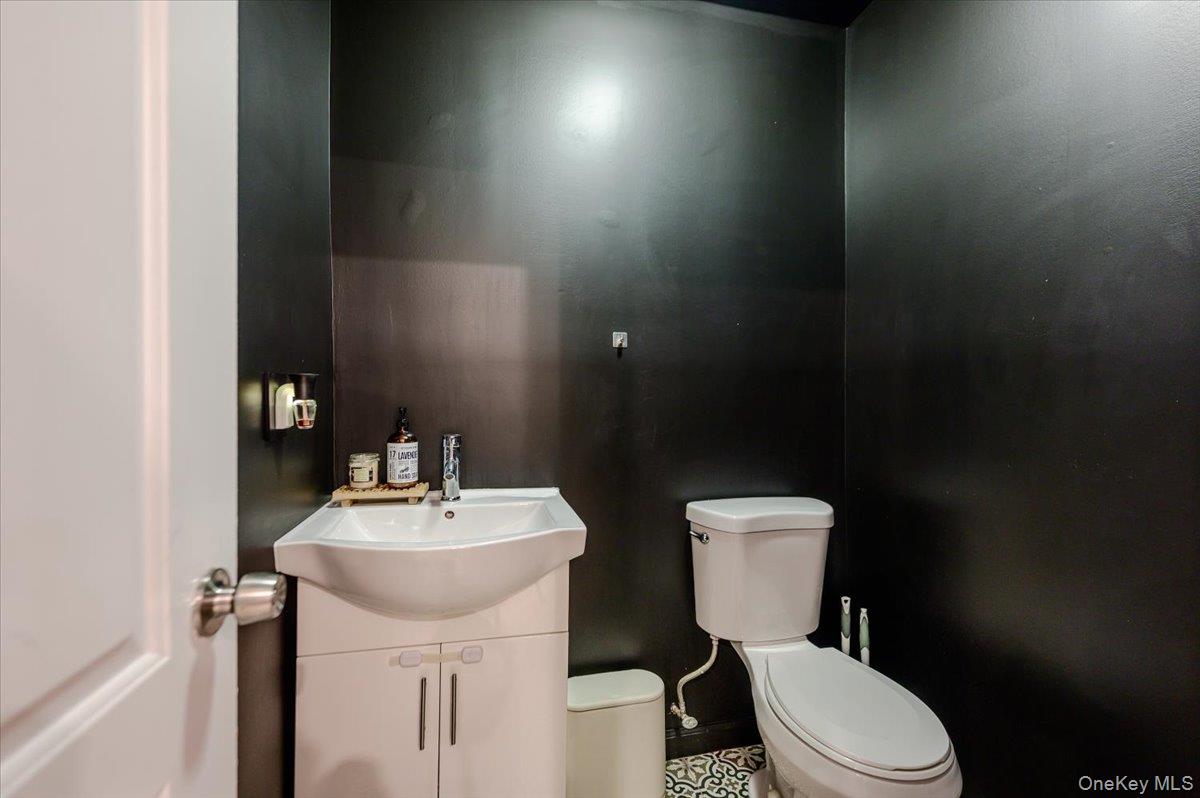 1321 Balcom Avenue, Unit 1 photo 9