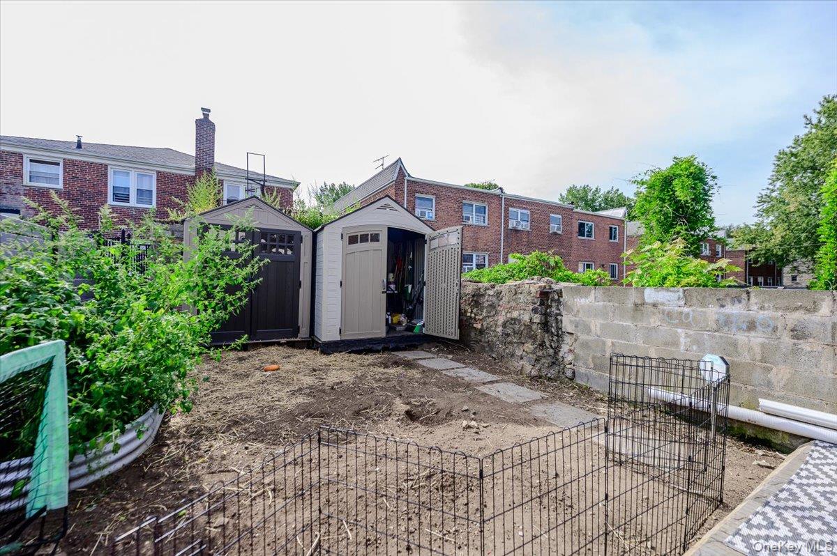 1321 Balcom Avenue, Unit 1 photo 24