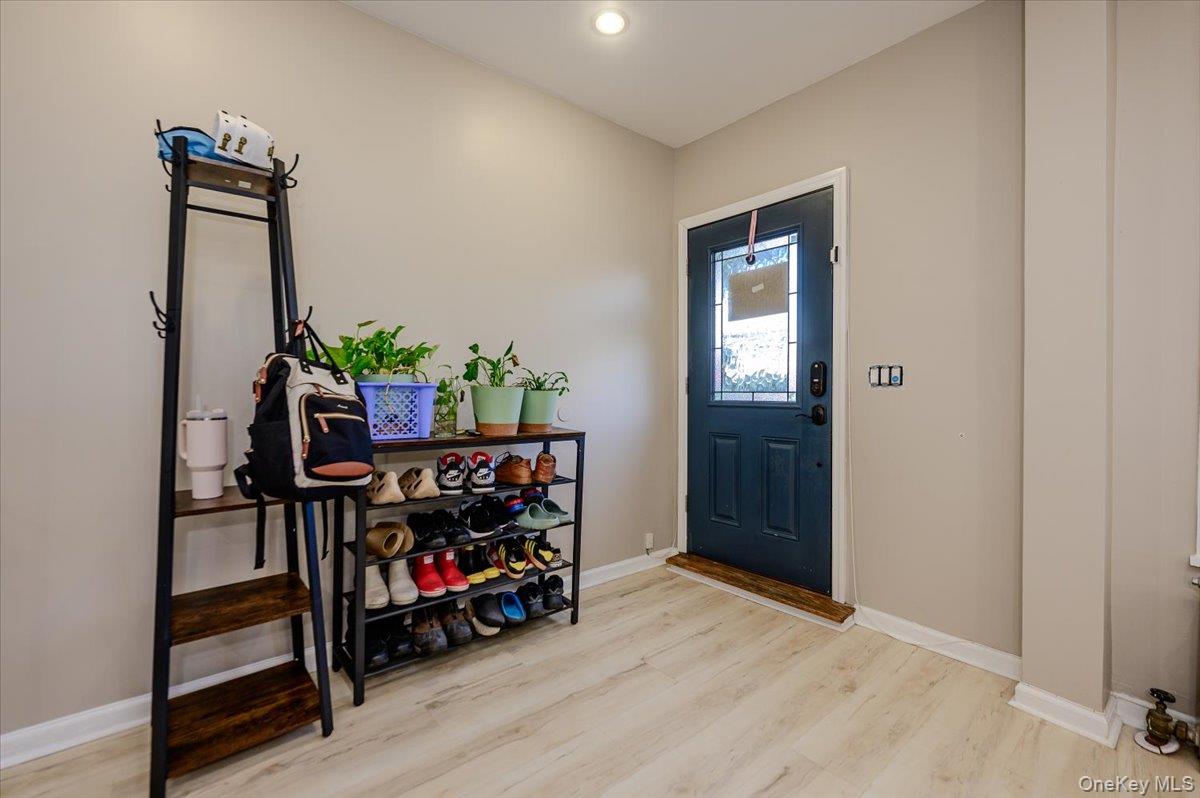 1321 Balcom Avenue, Unit 1 photo 3
