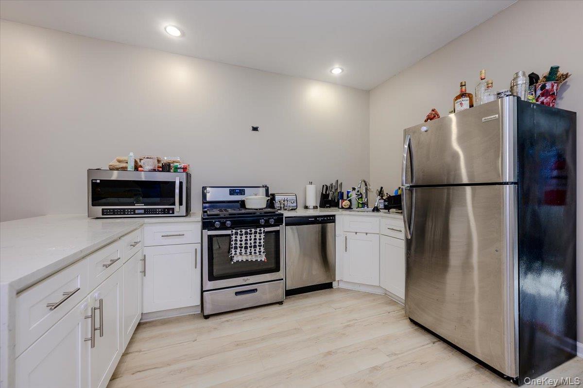 1321 Balcom Avenue, Unit 1 photo 8