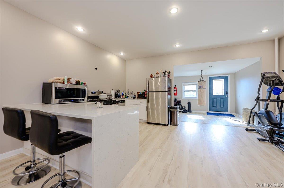 1321 Balcom Avenue, Unit 1 photo 7