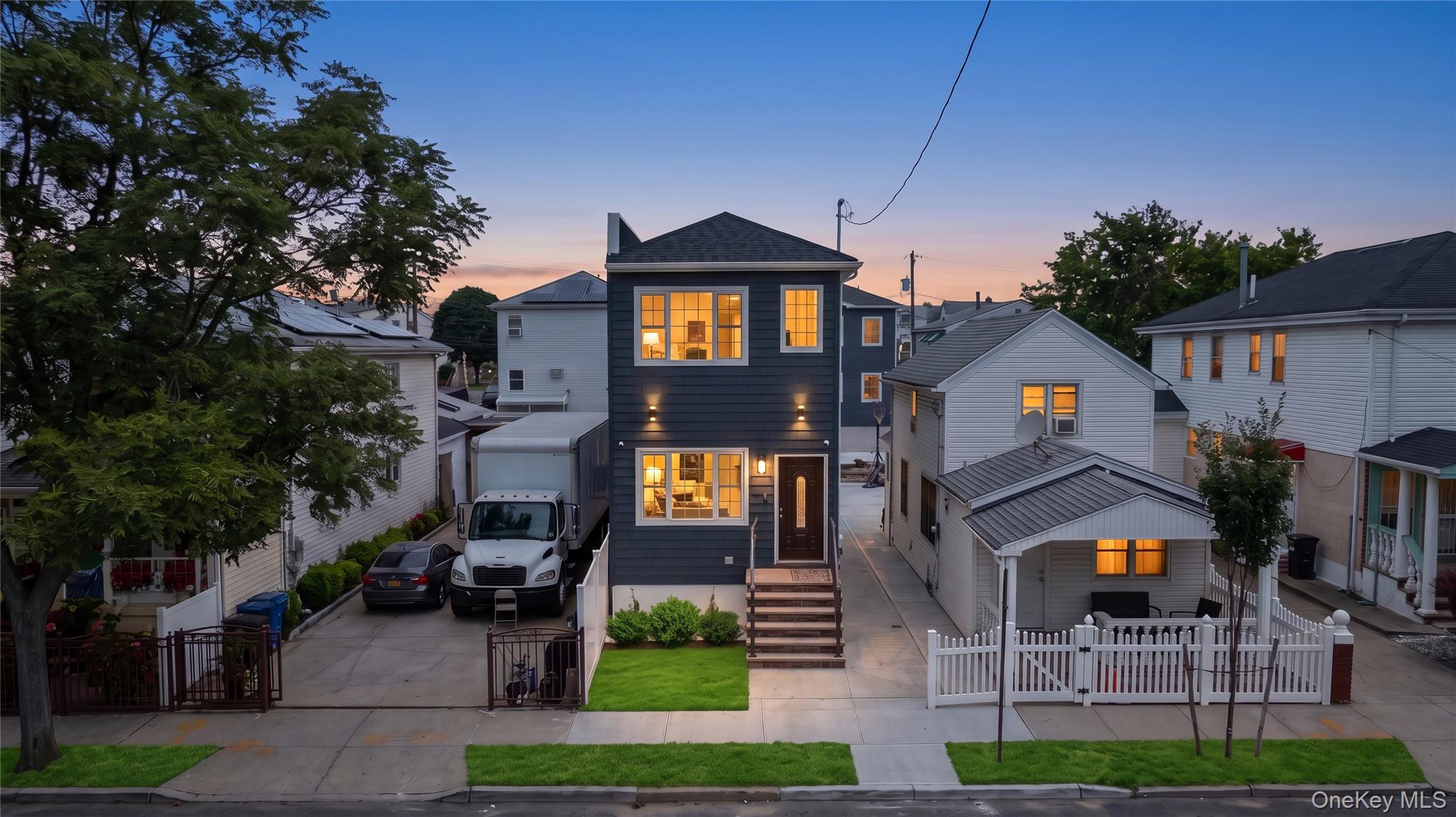 13121 140 Street – For Sale