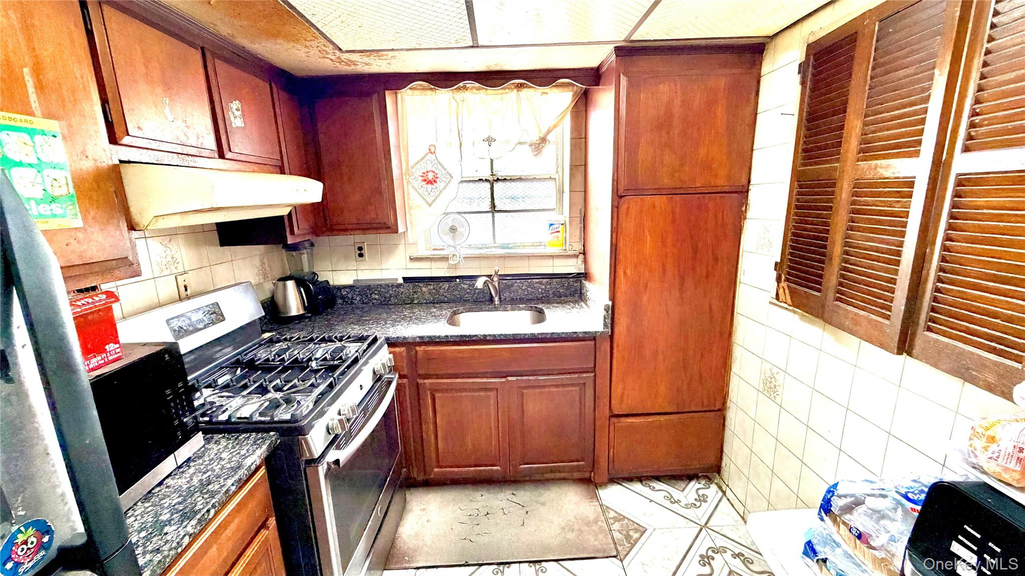 2016 Lafayette Avenue – For Sale photo 4