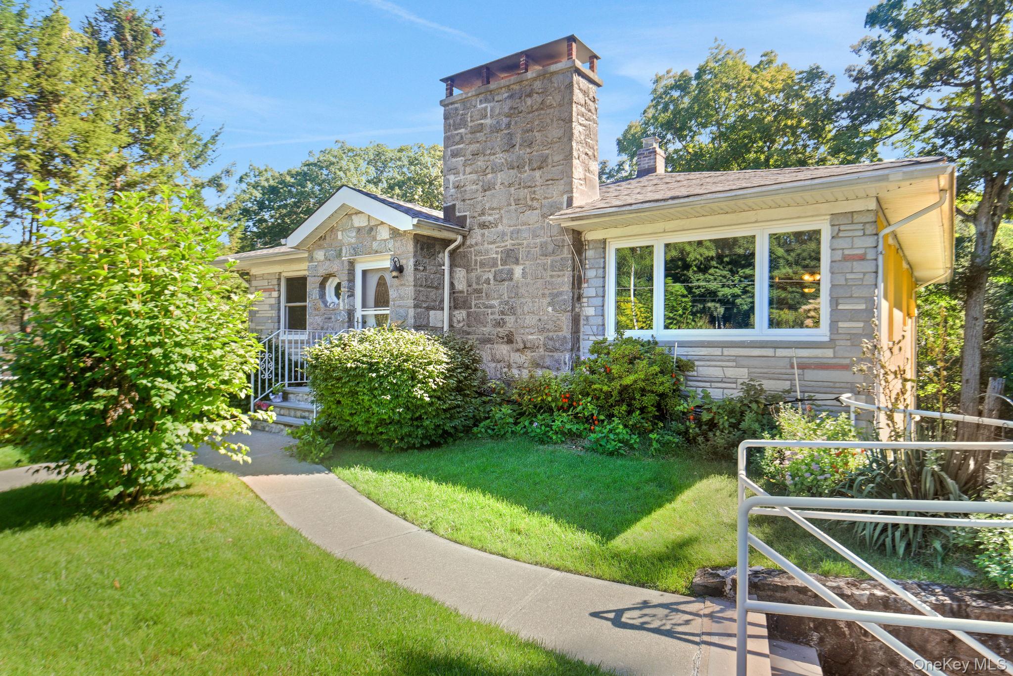 6 Arbutus Street – For Sale photo 2