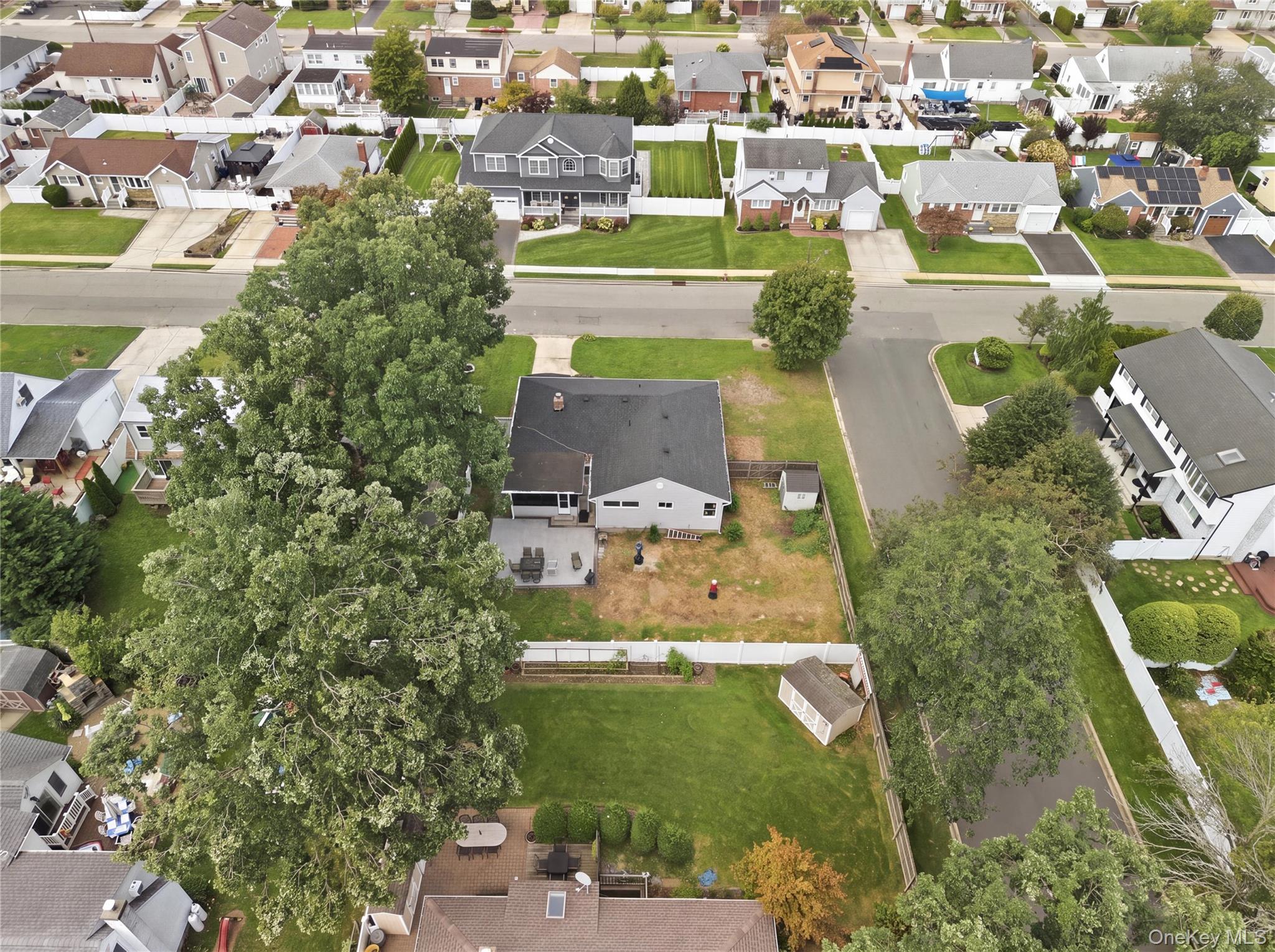 222 Jerusalem Avenue – For Sale photo 33
