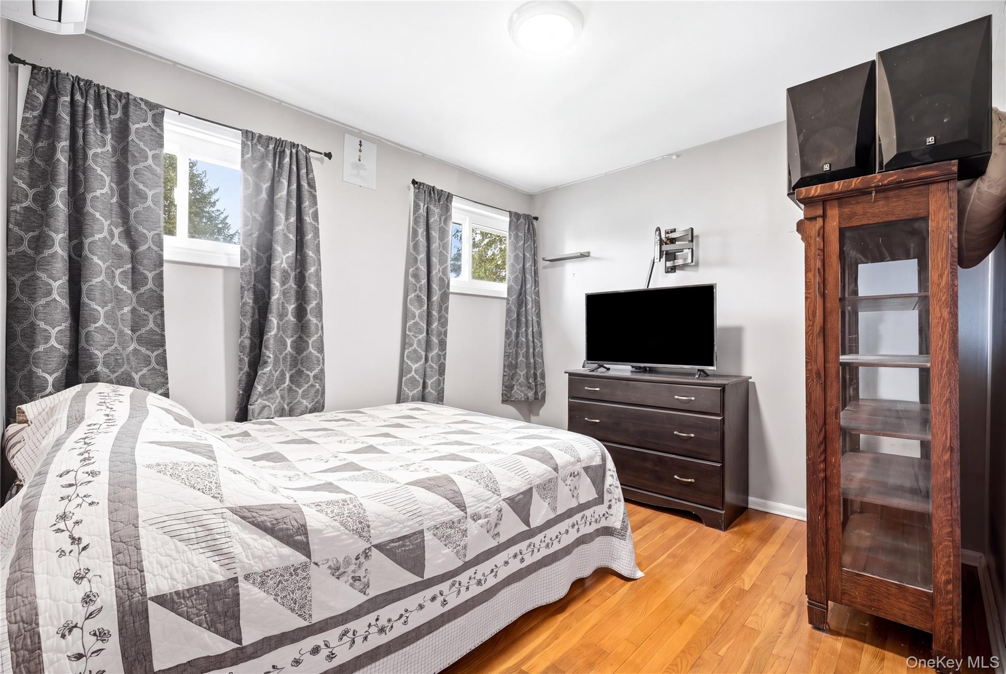 222 Jerusalem Avenue – For Sale photo 6