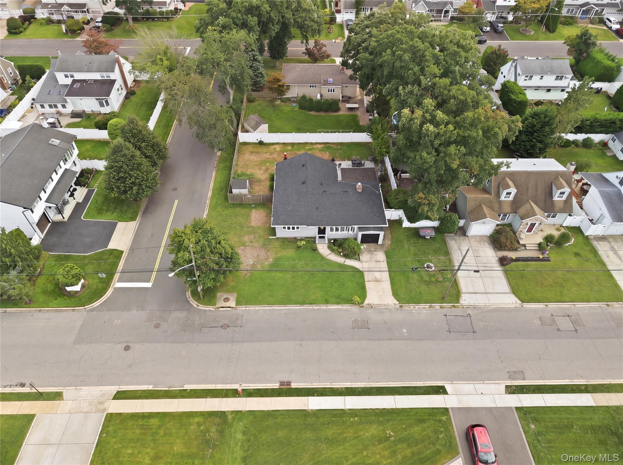 222 Jerusalem Avenue – For Sale photo 30