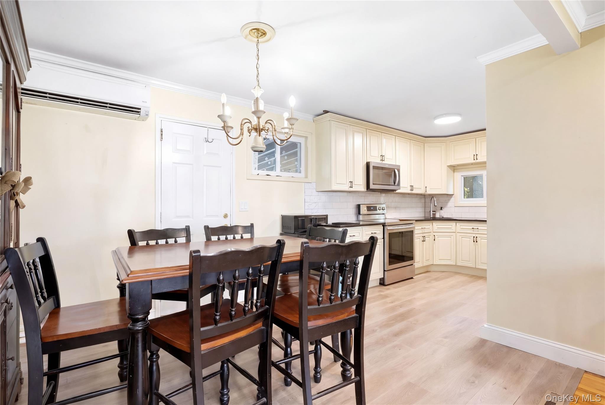 222 Jerusalem Avenue – For Sale photo 15