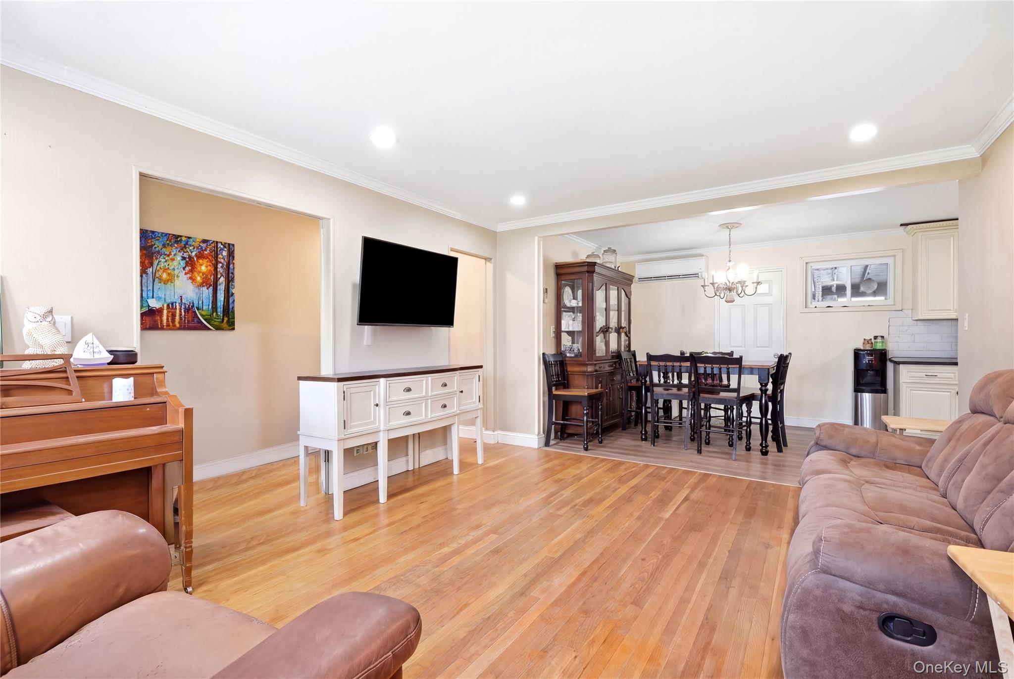 222 Jerusalem Avenue – For Sale photo 14