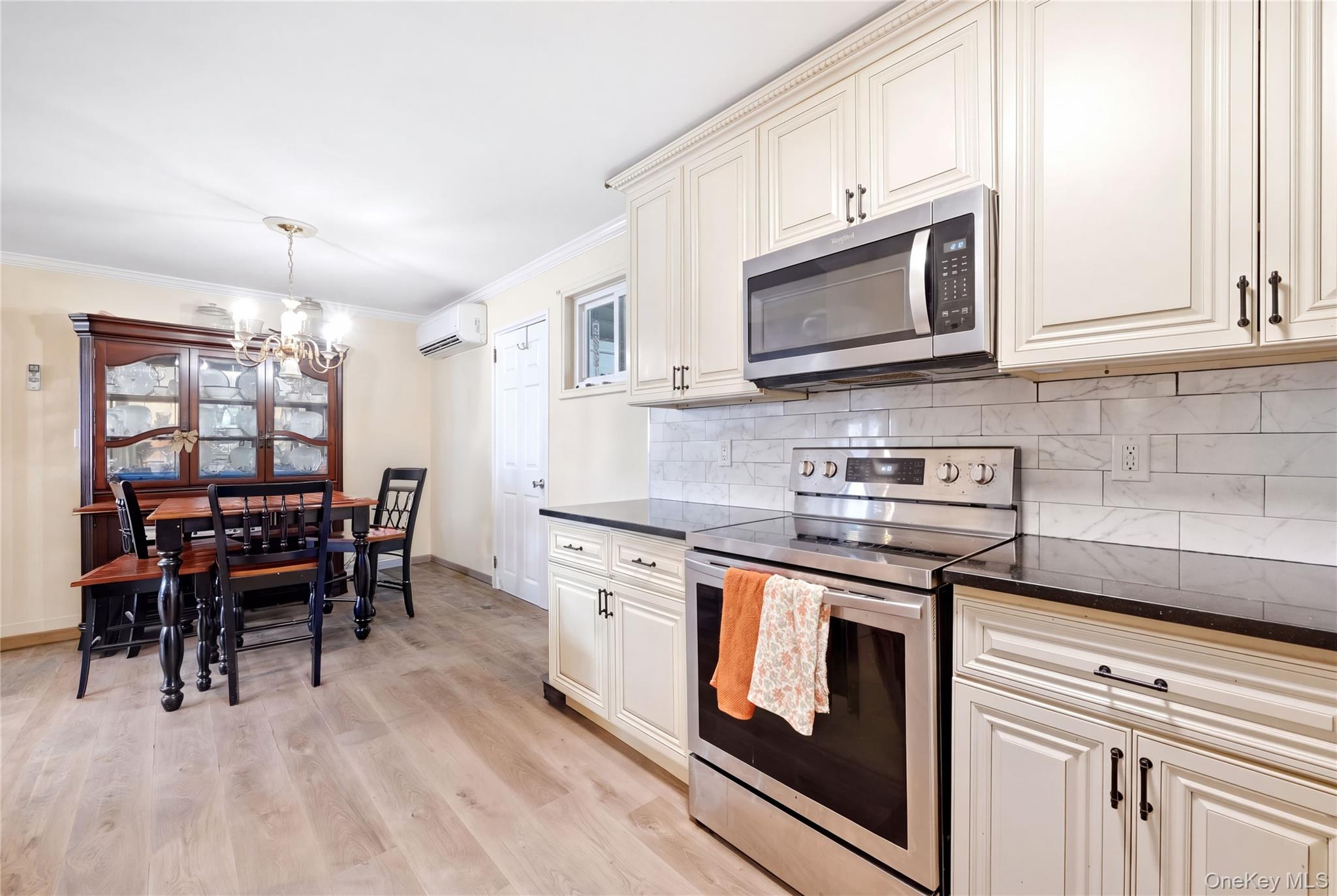 222 Jerusalem Avenue – For Sale photo 19