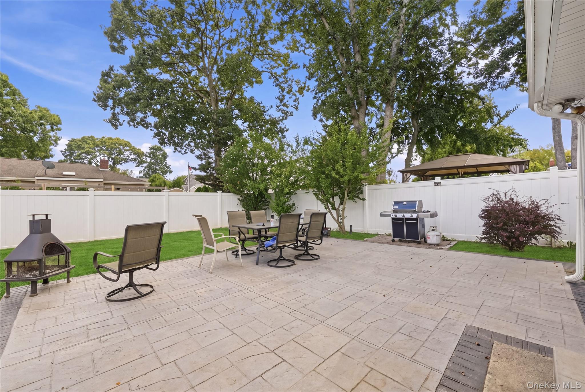 222 Jerusalem Avenue – For Sale photo 27