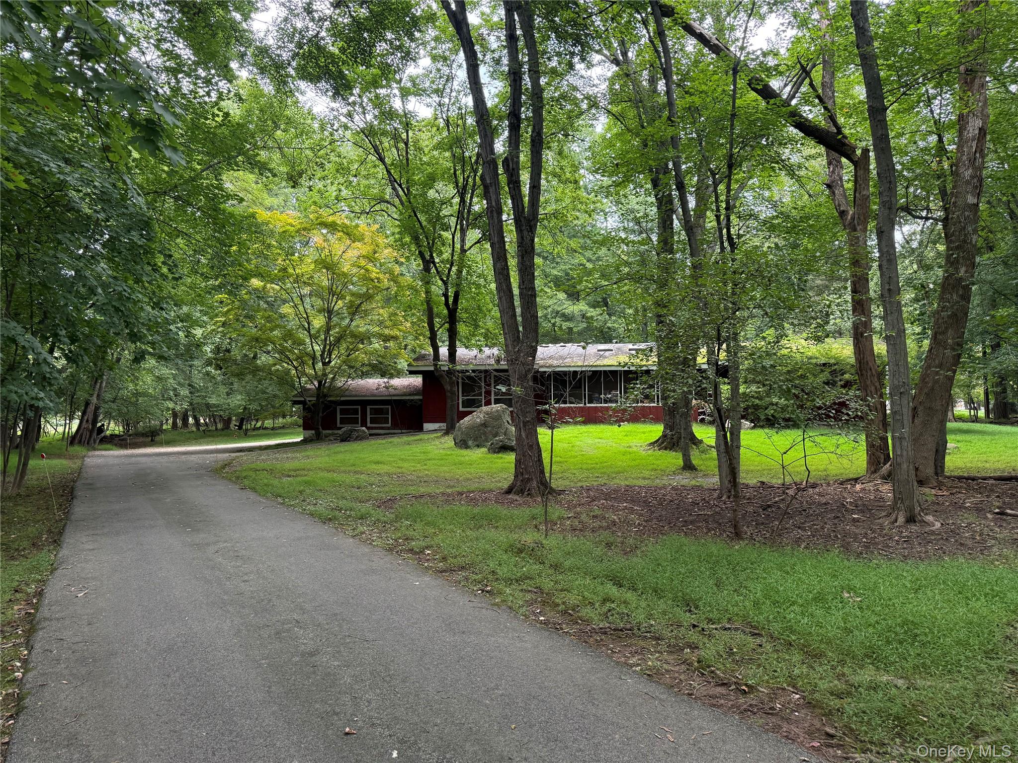 140 Parrott Road – For Sale photo 2