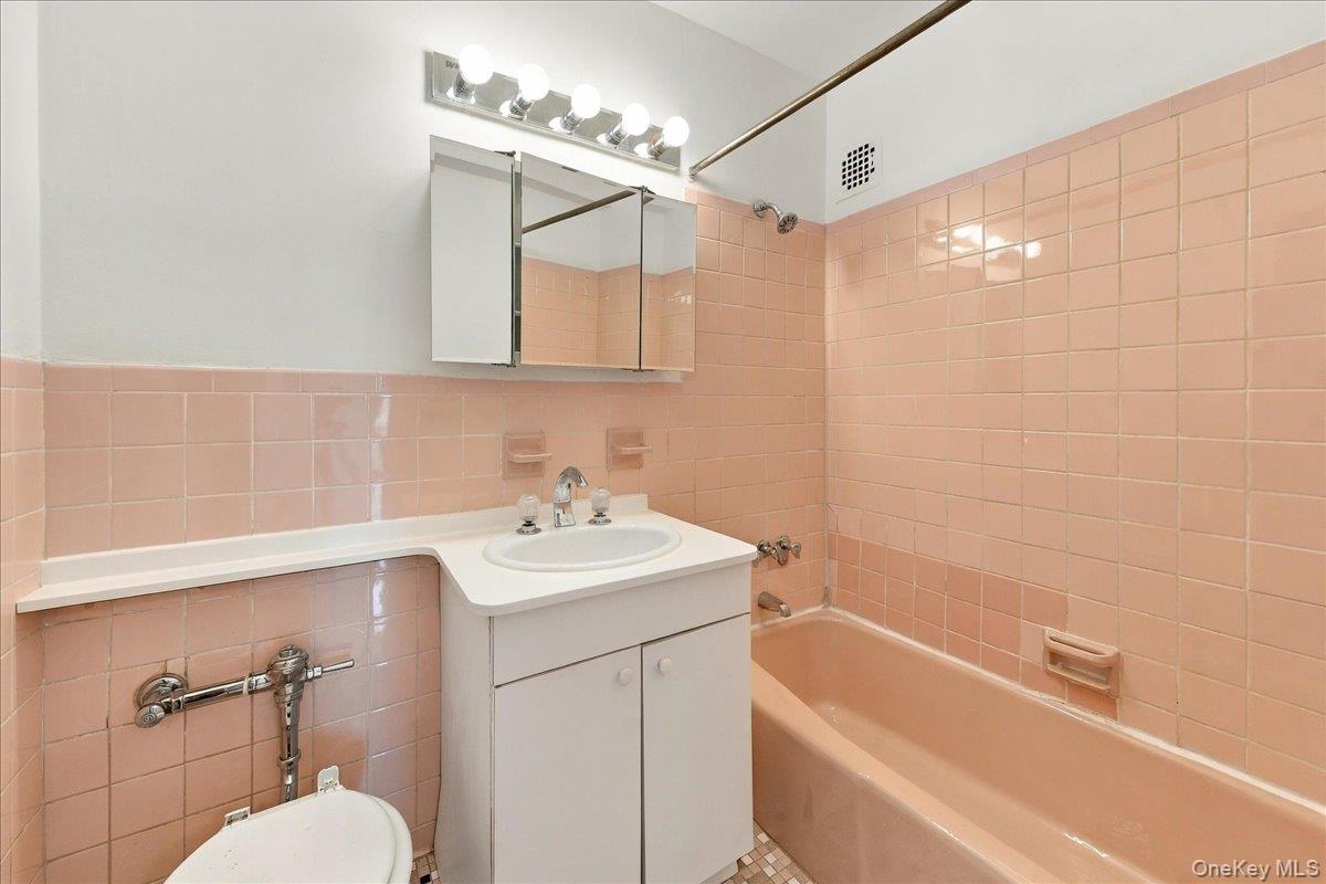 4200 Herkimer Place, Unit 3B photo 13