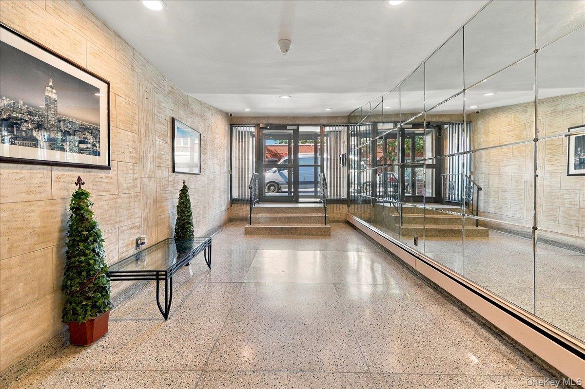 4200 Herkimer Place, Unit 3B photo 2