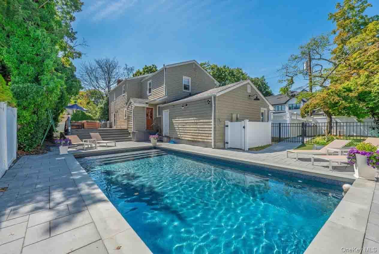 2 Ike Place – For Sale photo 6