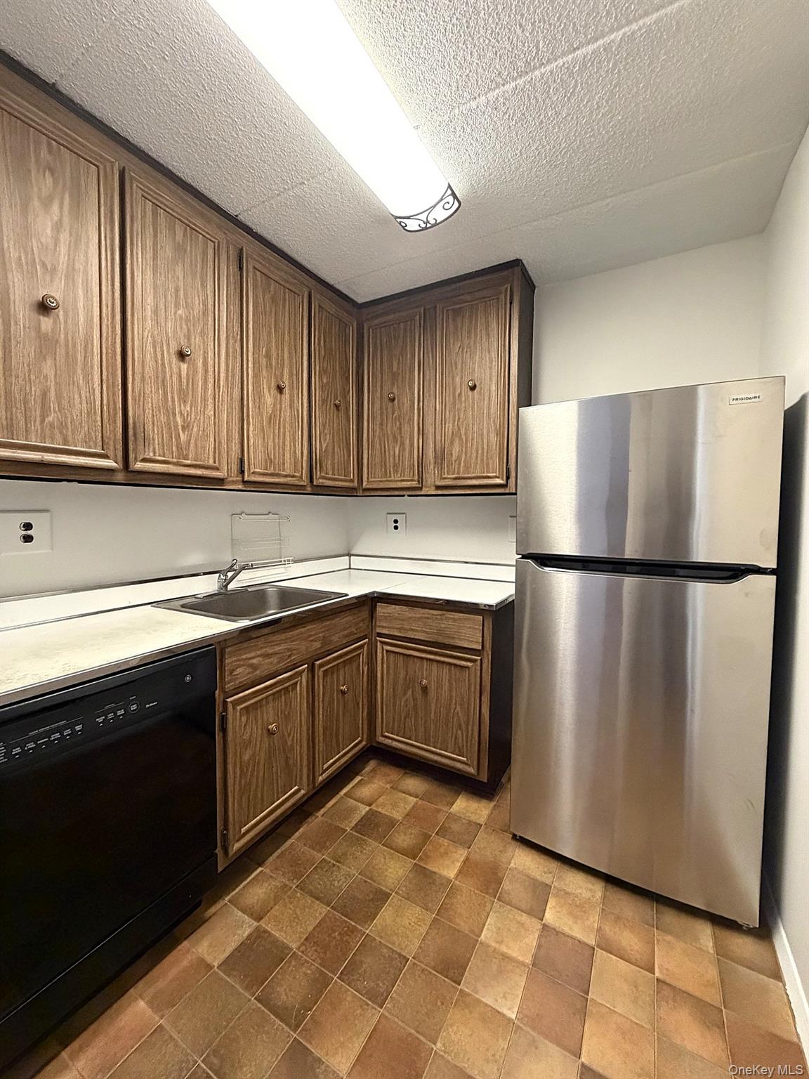1085 Warburton Avenue, Unit 307 photo 5