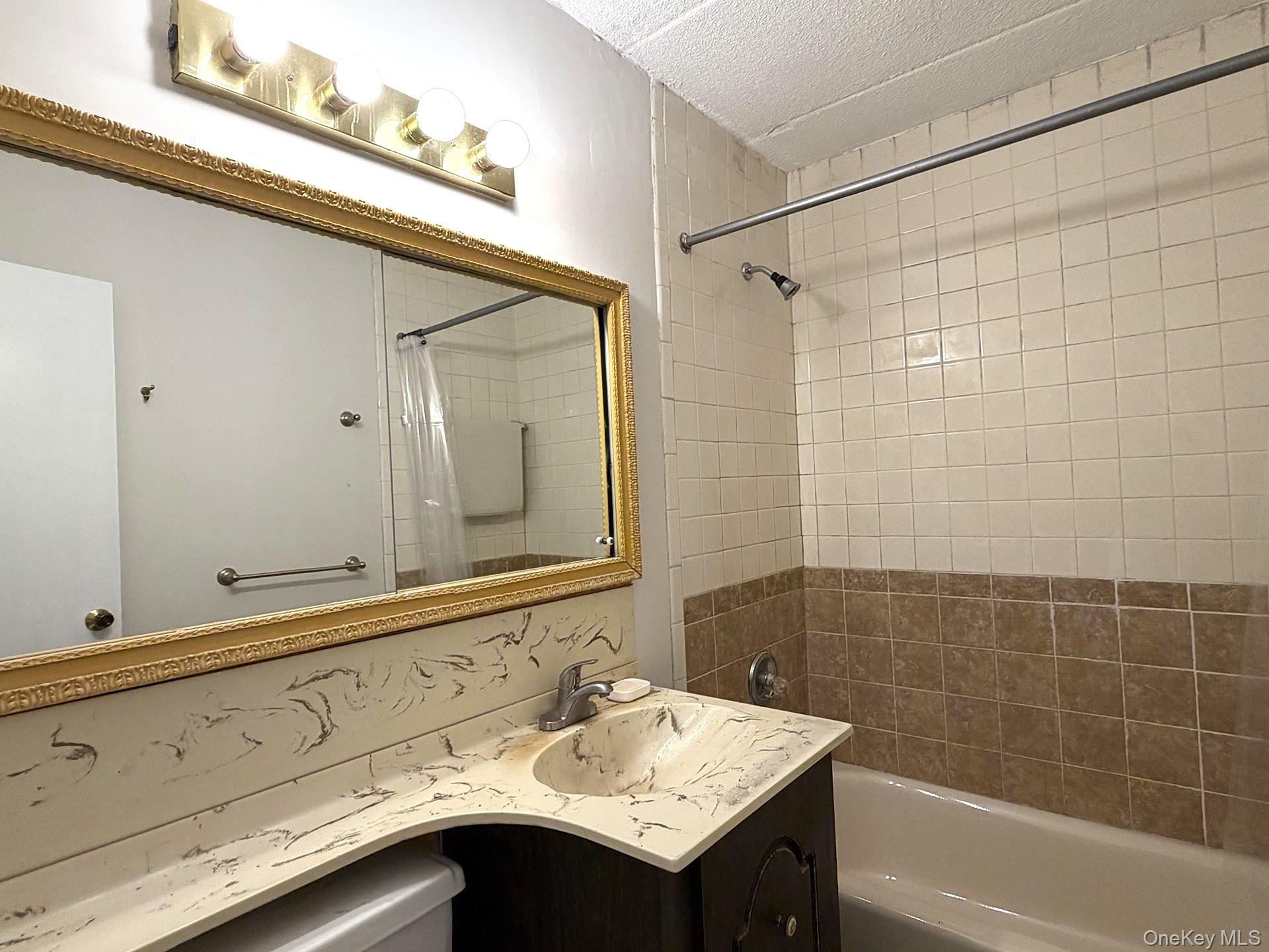 1085 Warburton Avenue, Unit 307 photo 13