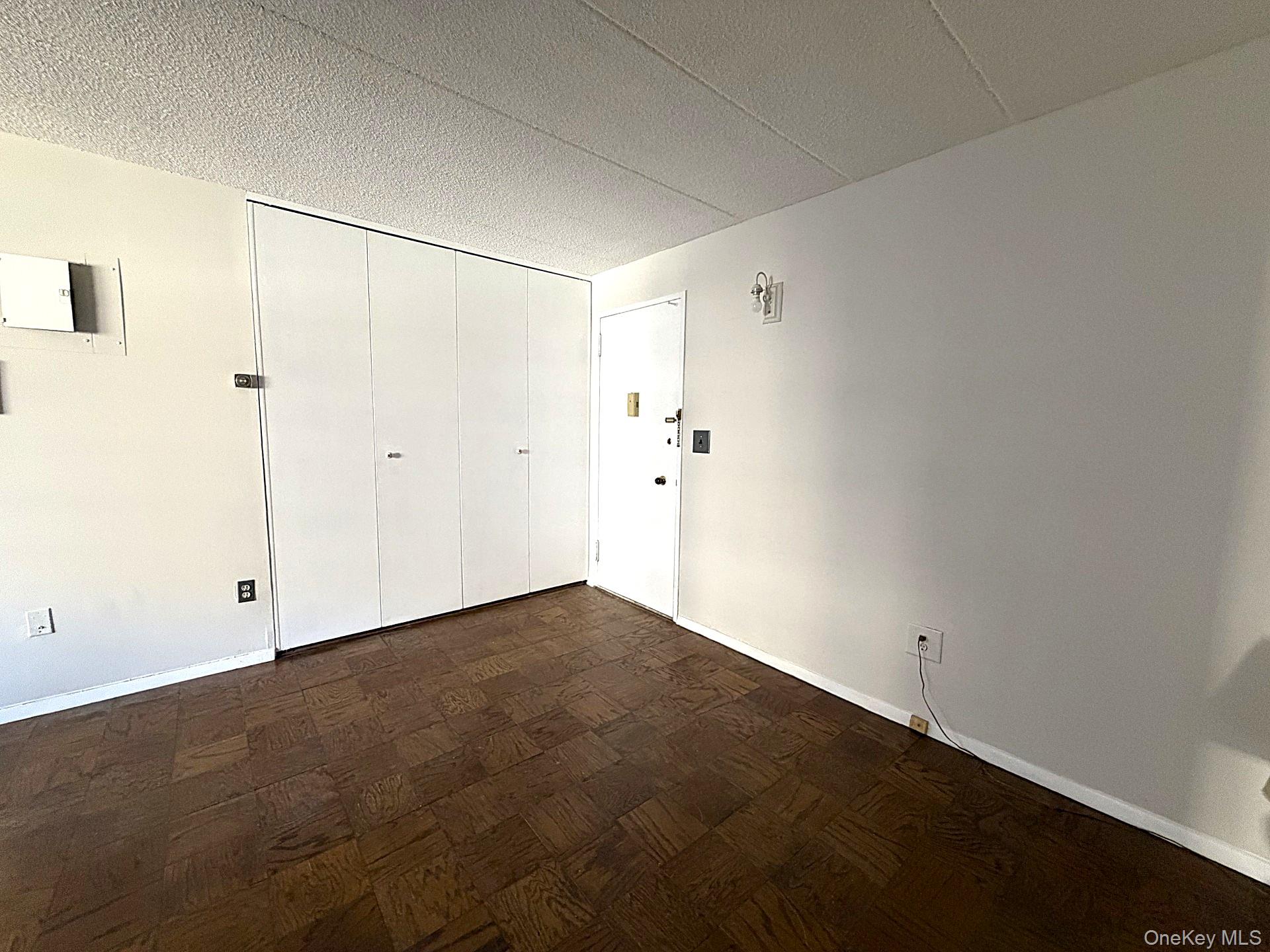 1085 Warburton Avenue, Unit 307 photo 7