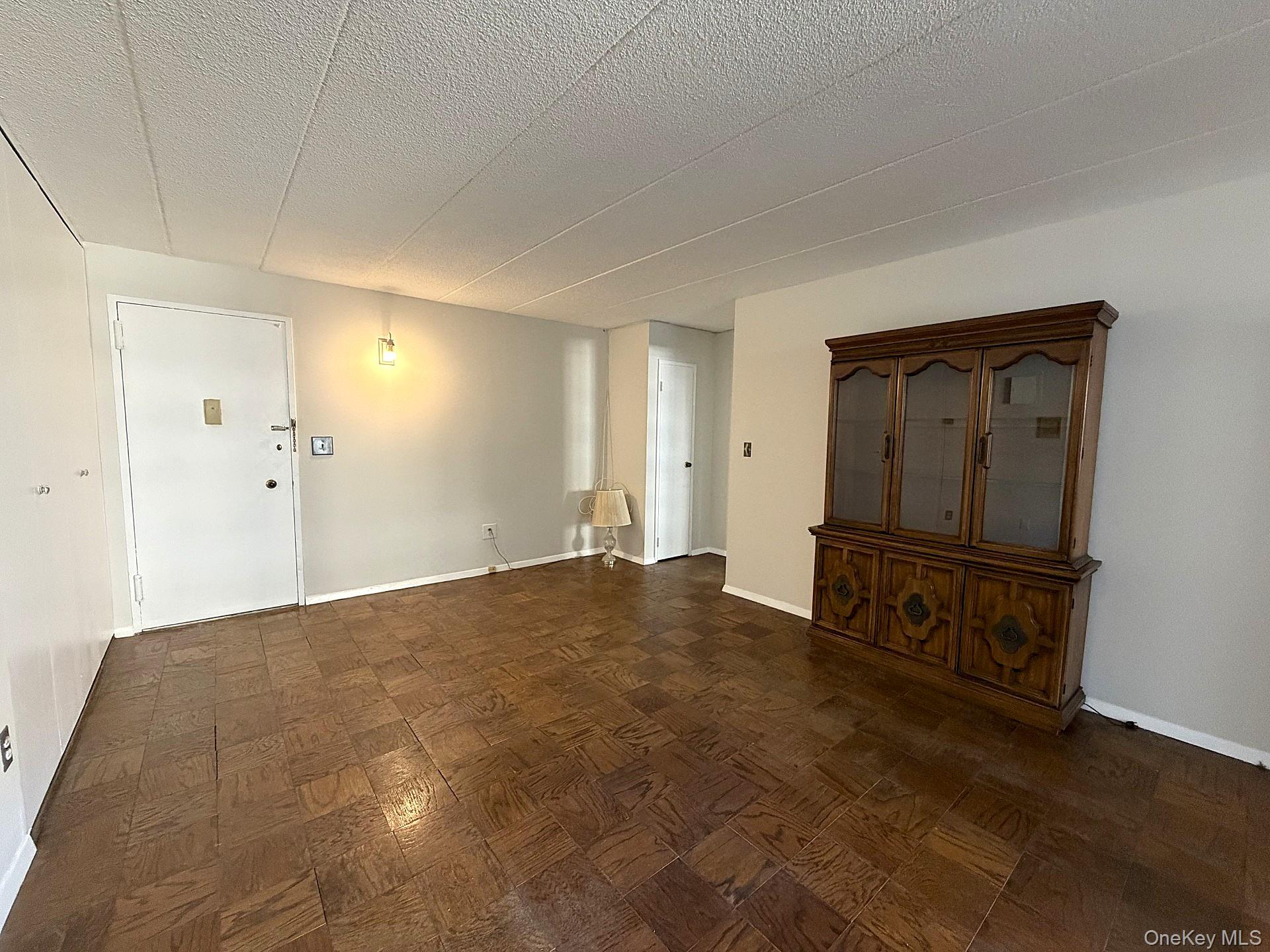 1085 Warburton Avenue, Unit 307 photo 8