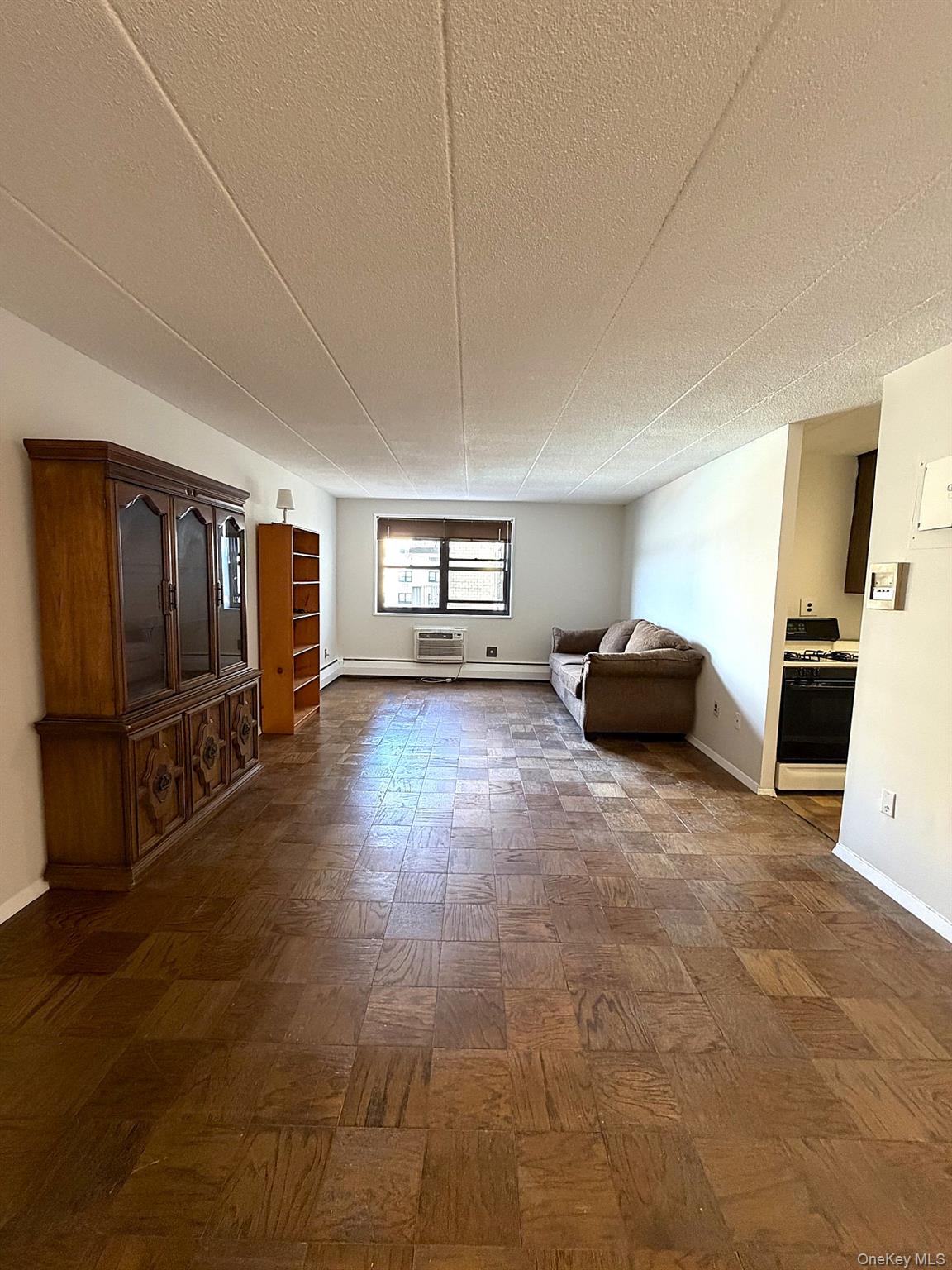 1085 Warburton Avenue, Unit 307 photo 12