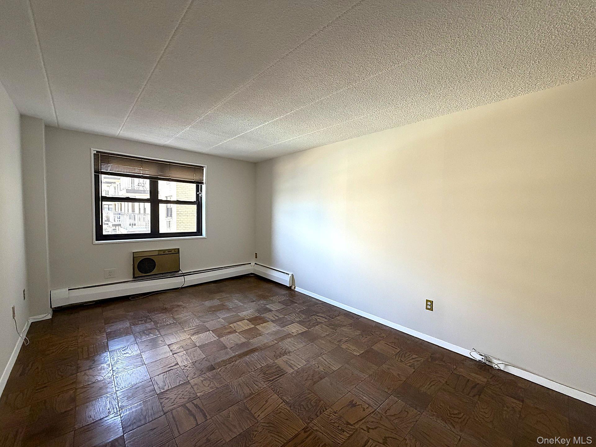 1085 Warburton Avenue, Unit 307 photo 18