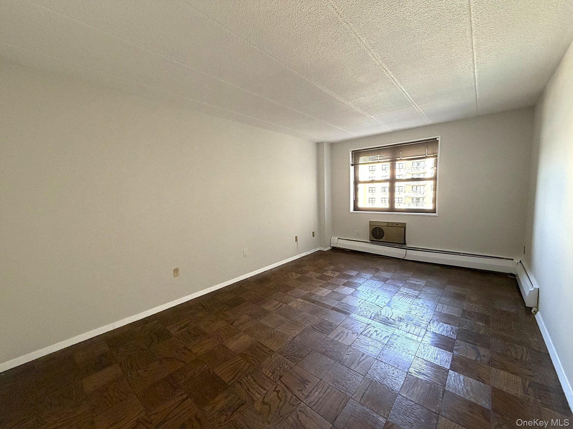 1085 Warburton Avenue, Unit 307 photo 17