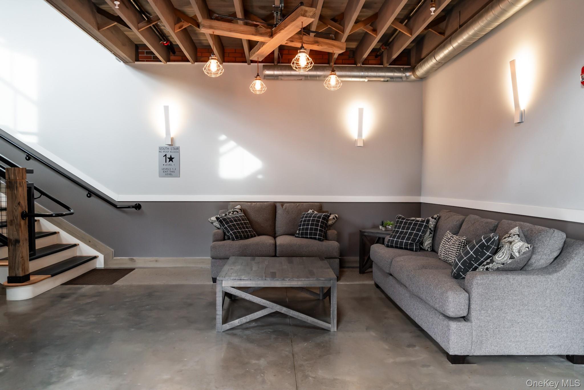 128 Vineyard Avenue, Unit 202 photo 3