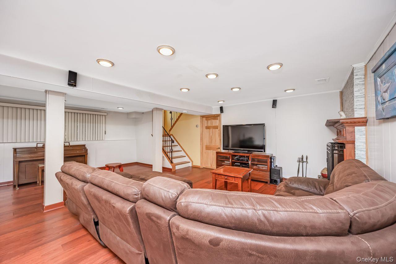 16 Wendy Lane – For Sale photo 3