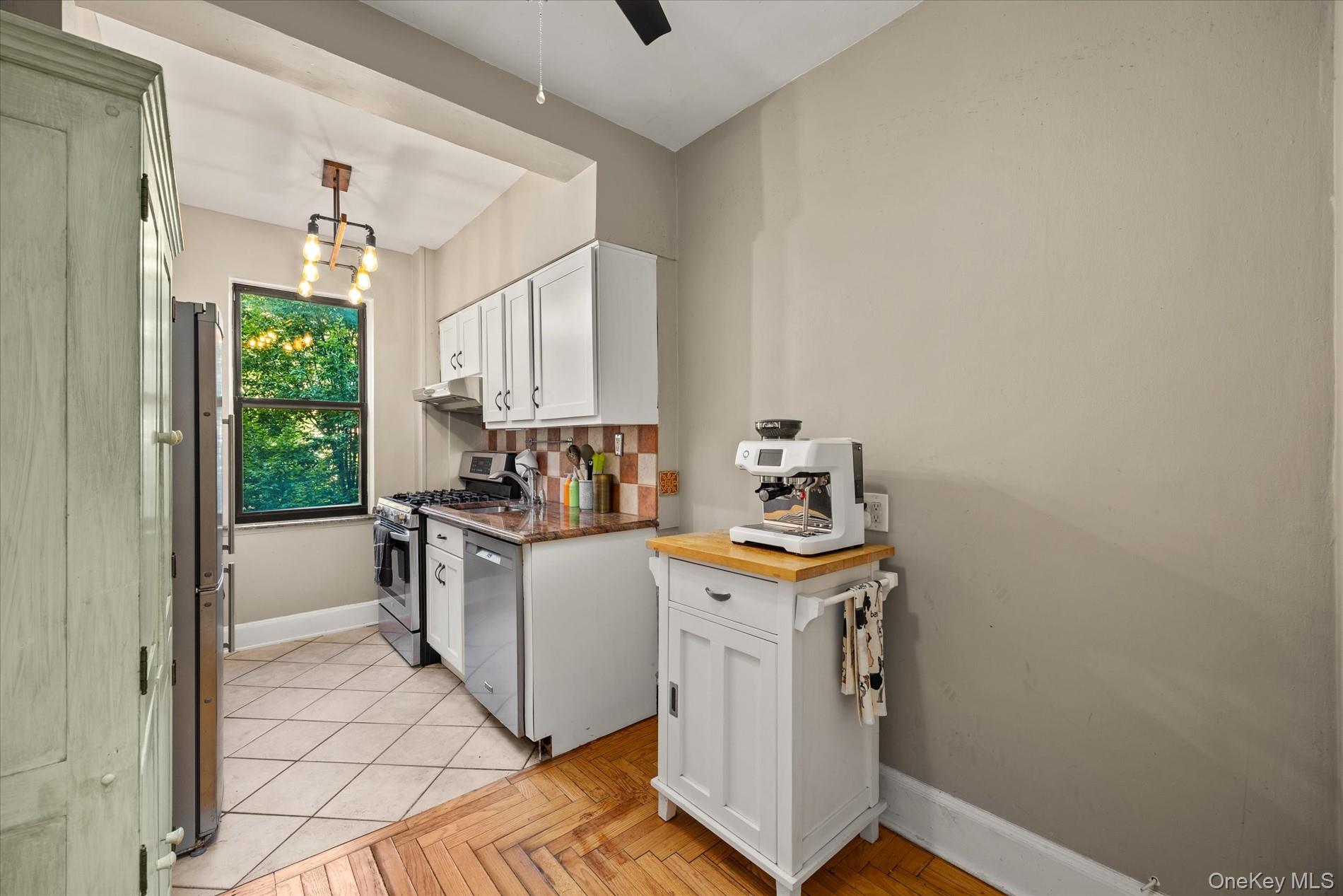 65 Park Terrace East, Unit C48 photo 7