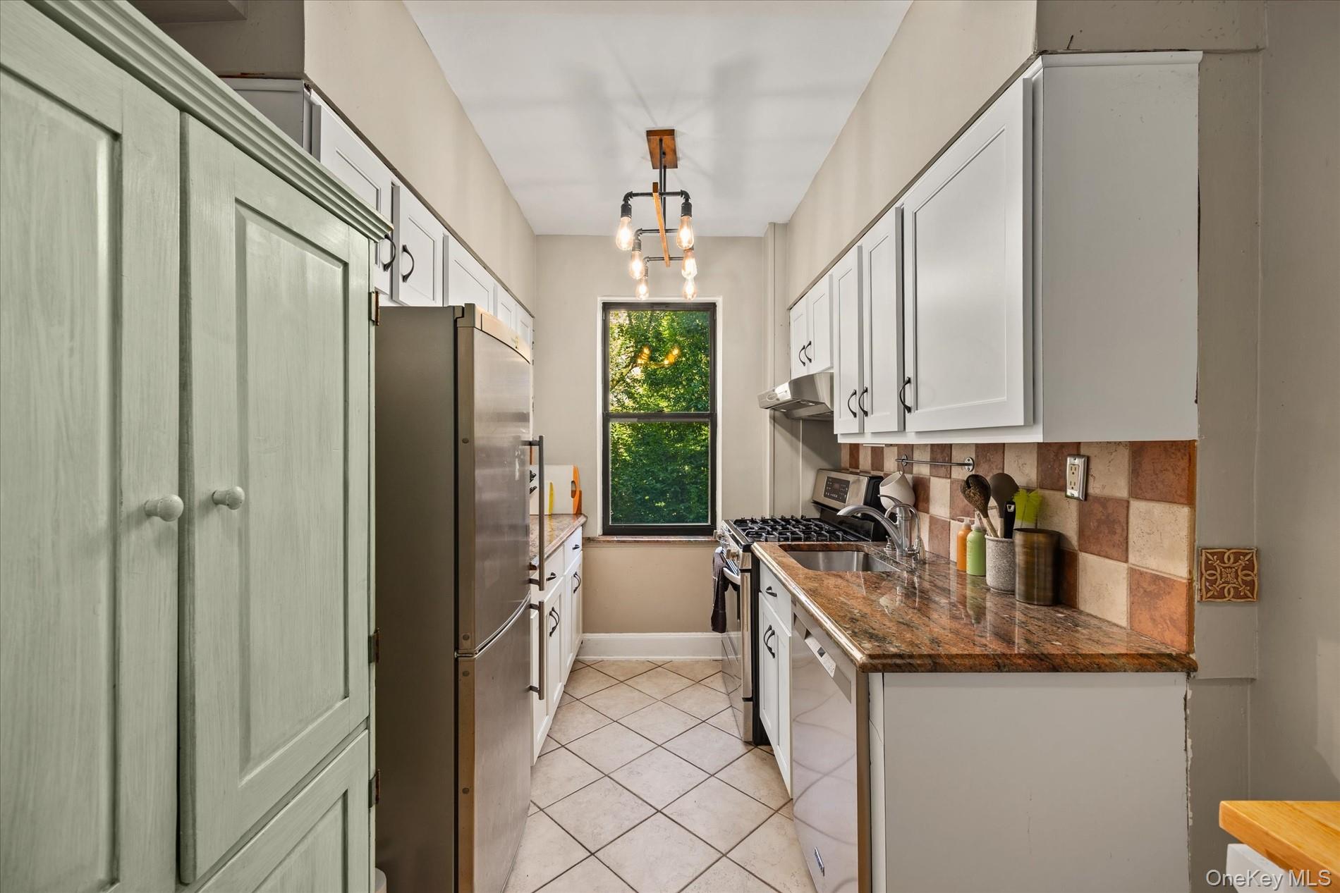 65 Park Terrace East, Unit C48 photo 6