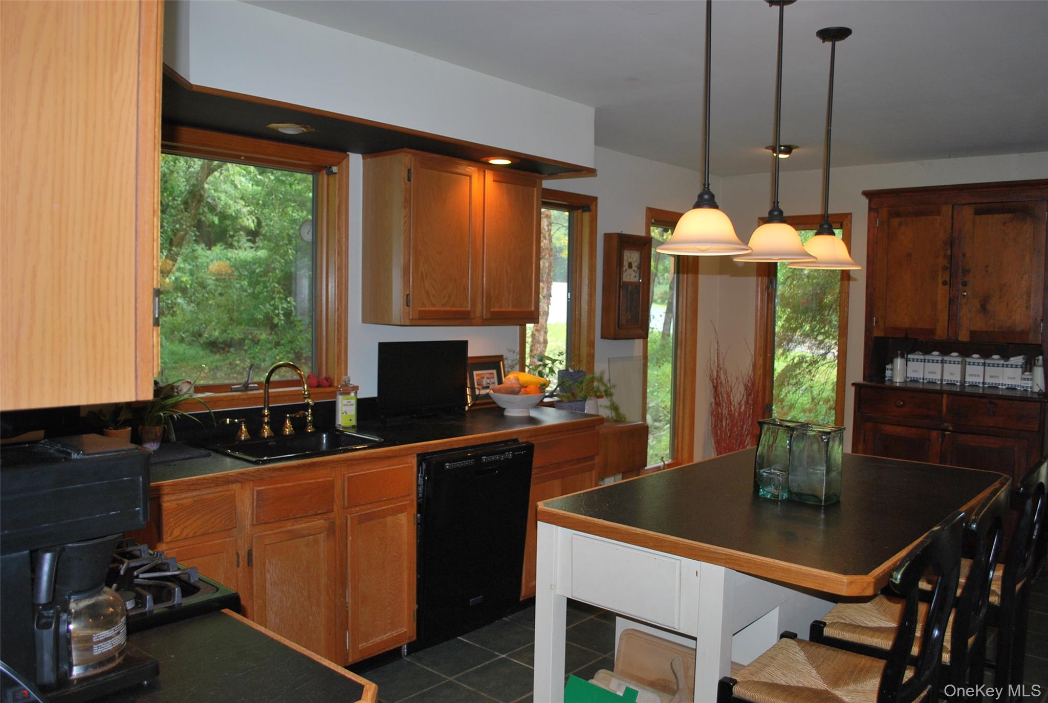 7 Abbey Road – For Sale photo 16