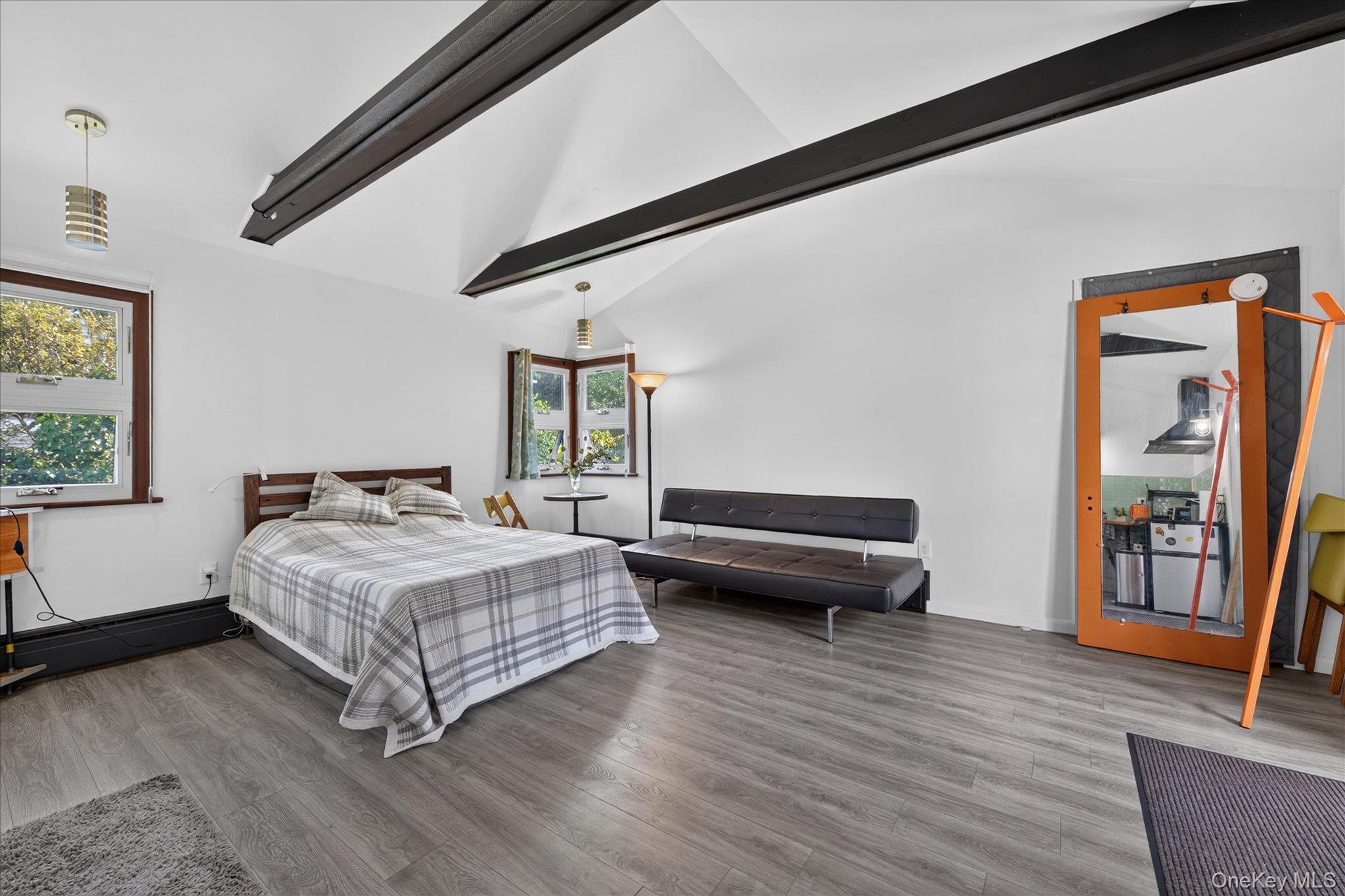 7 Henry Street – For Rent photo 2