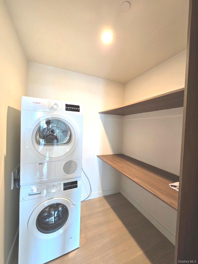 131-01 40th Road, Unit 19M photo 17