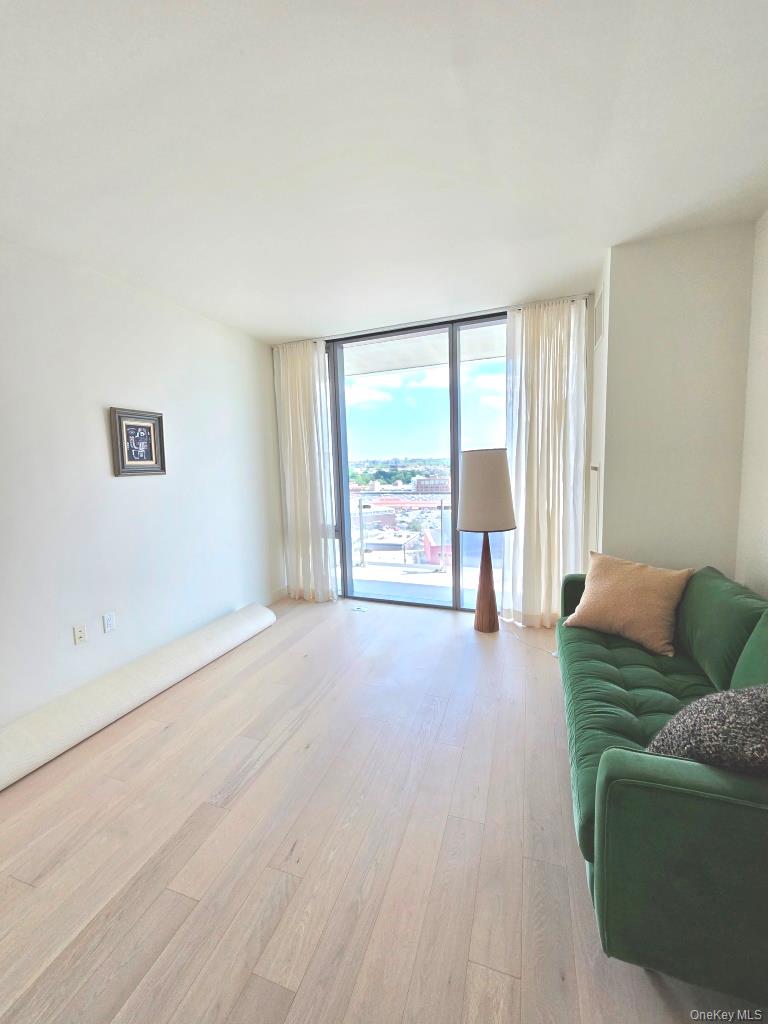 131-01 40th Road, Unit 19M photo 16