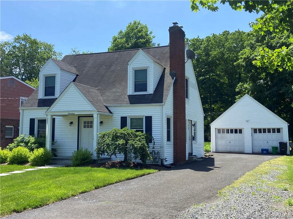 17 Harriman Avenue – For Rent photo 2
