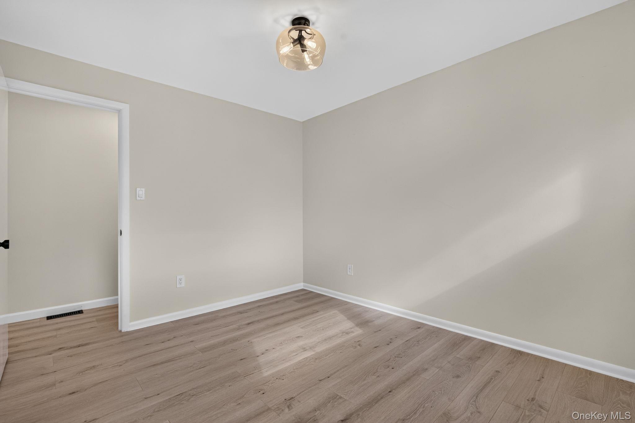 5 Johnson Lane – For Sale photo 14