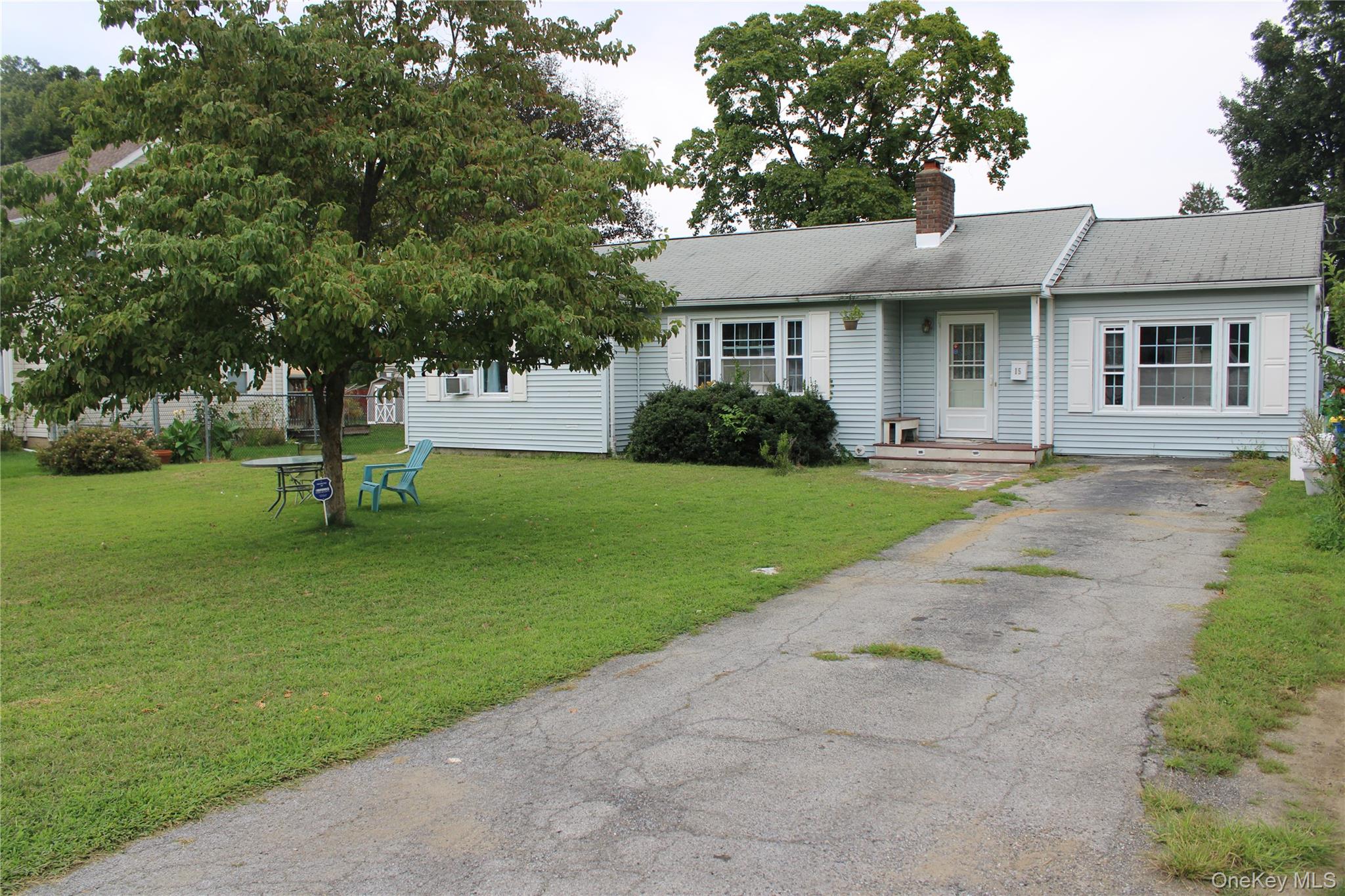 15 Caywood Place – For Sale photo 2