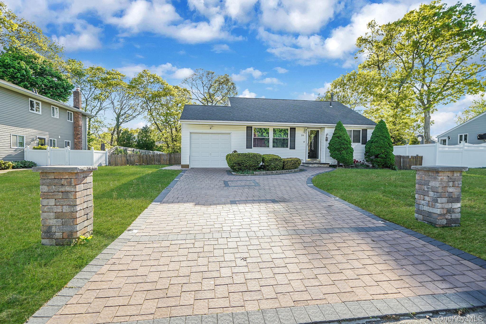 39 Superior Street – For Sale