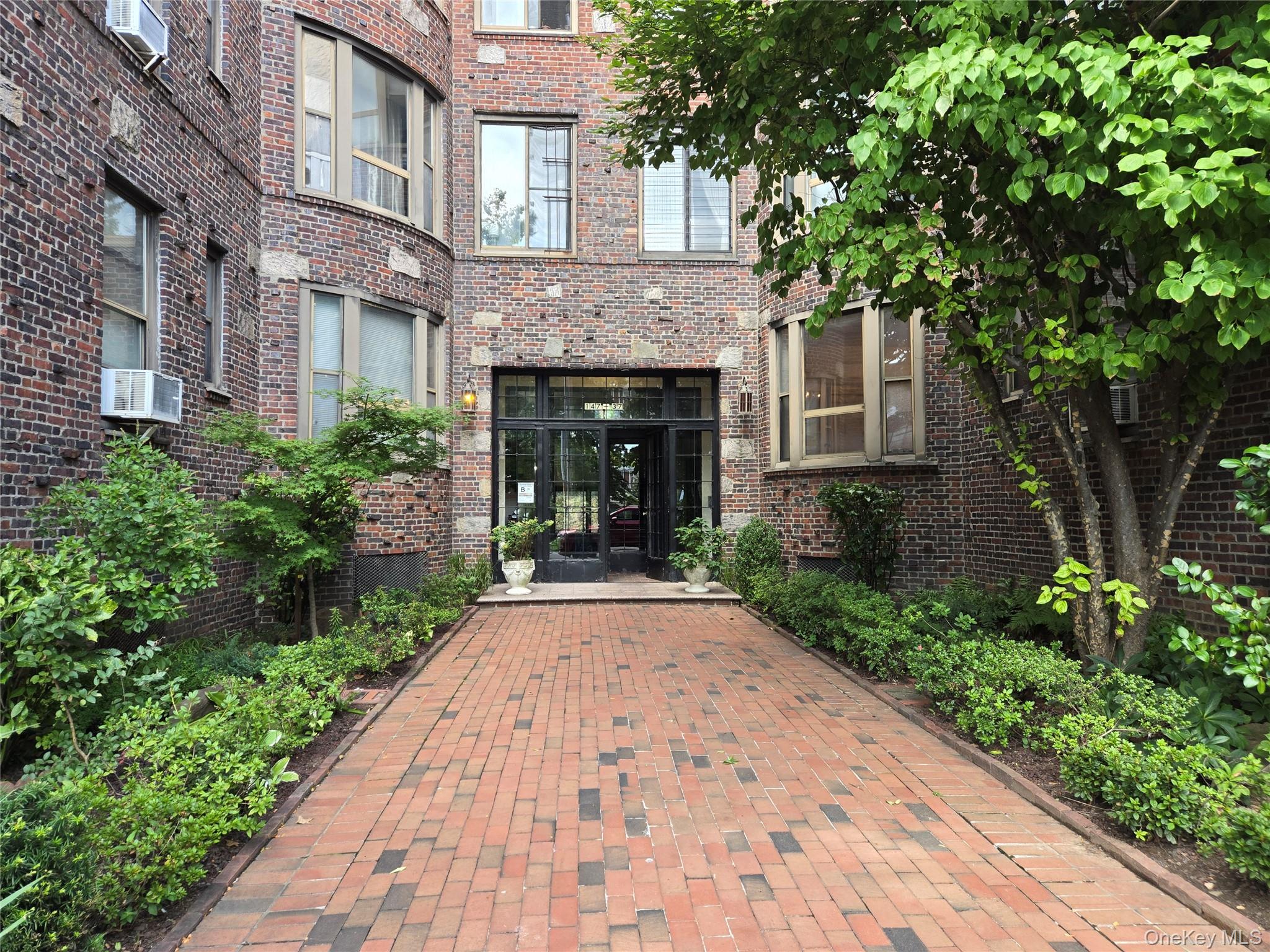 147-37 Beech Avenue, Unit 1G photo 2