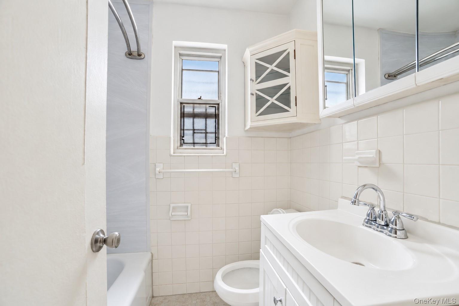 260-13 74th Avenue, Unit 1 photo 6