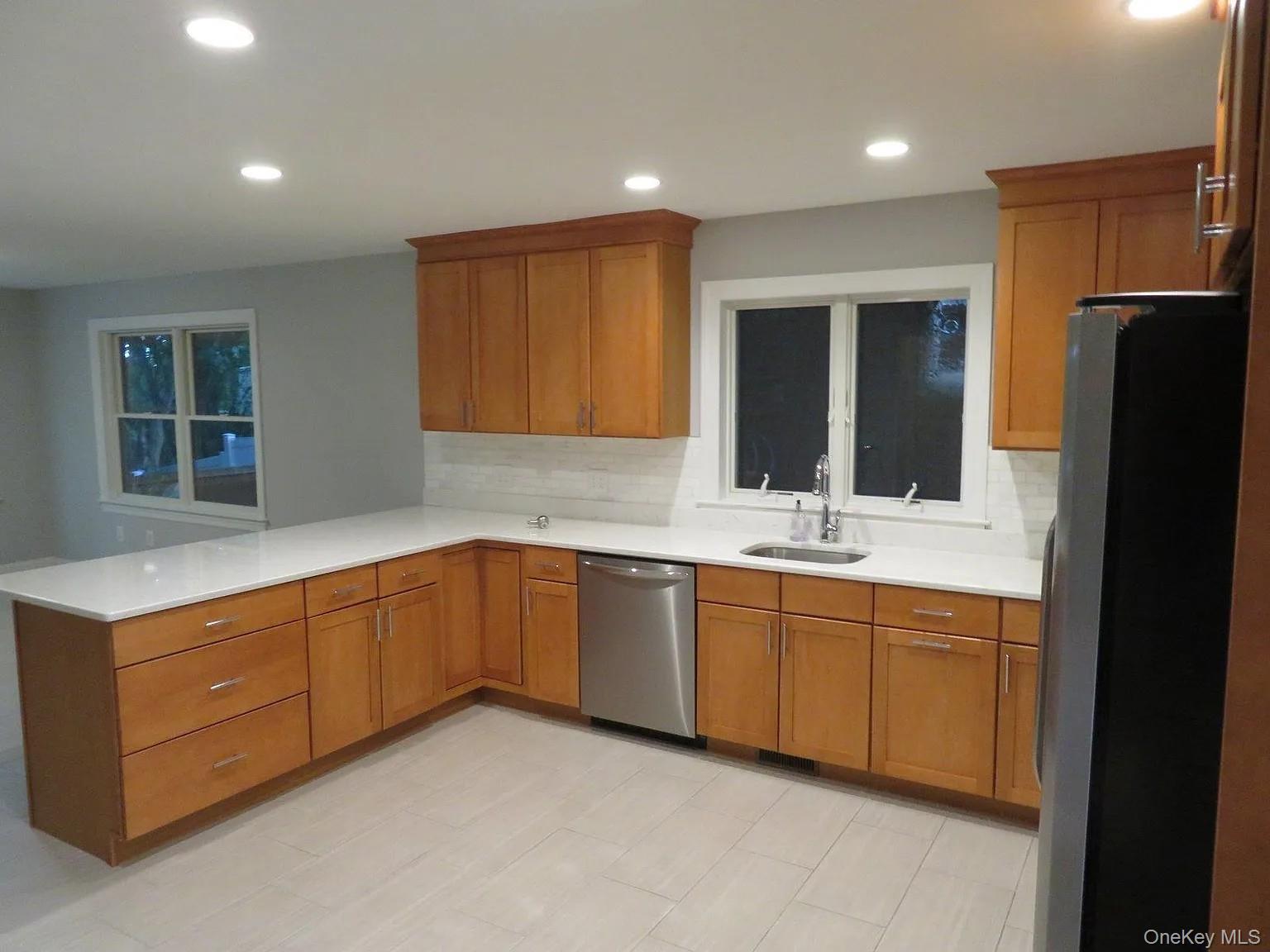 47 Gibson Place, Unit Left side photo 7