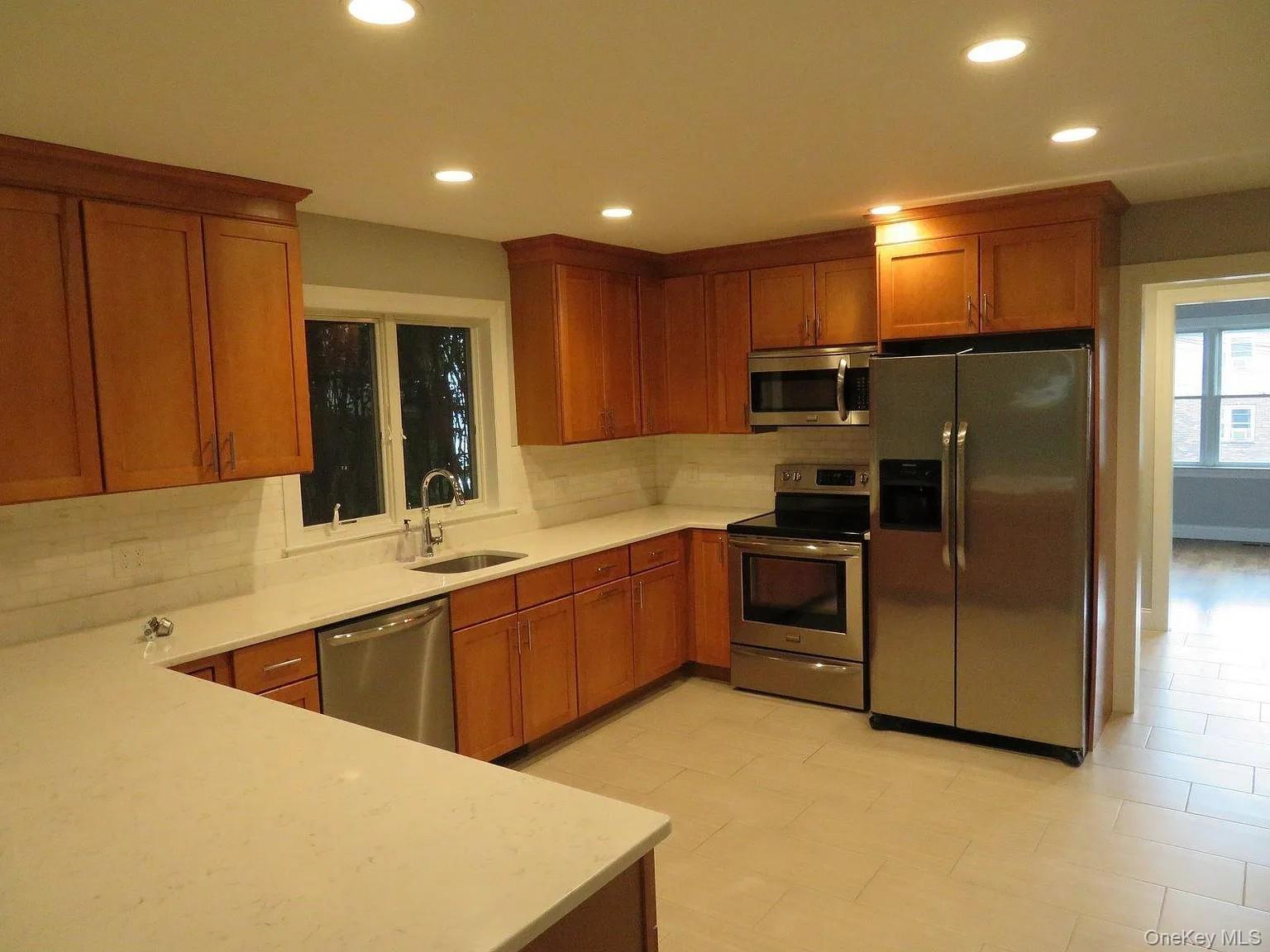47 Gibson Place, Unit Left side photo 11