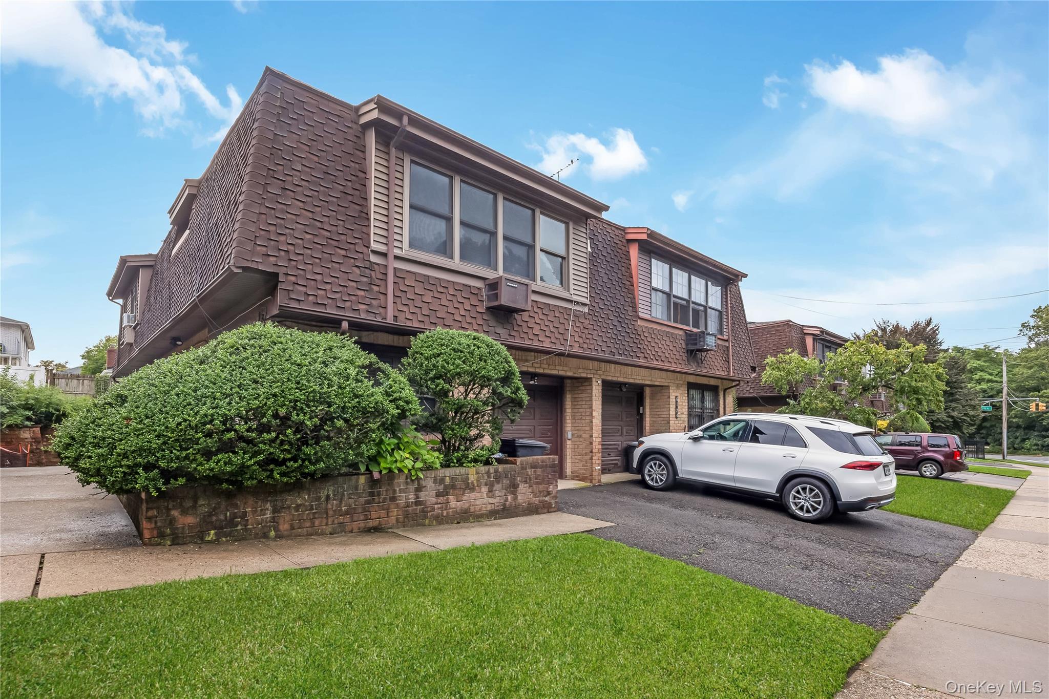61-26 233 Street – For Sale photo 27