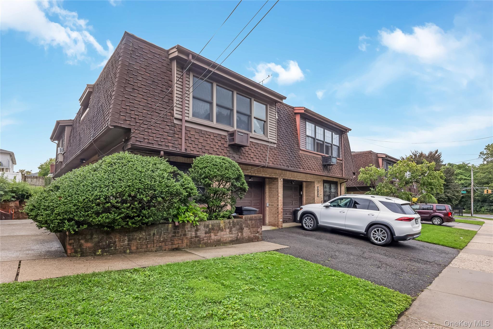 61-26 233 Street – For Sale photo 3