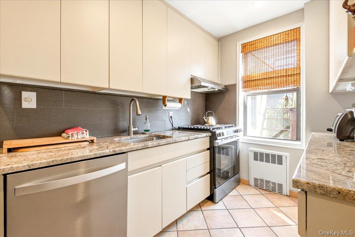 102-32 65th Avenue, Unit A44 photo 8