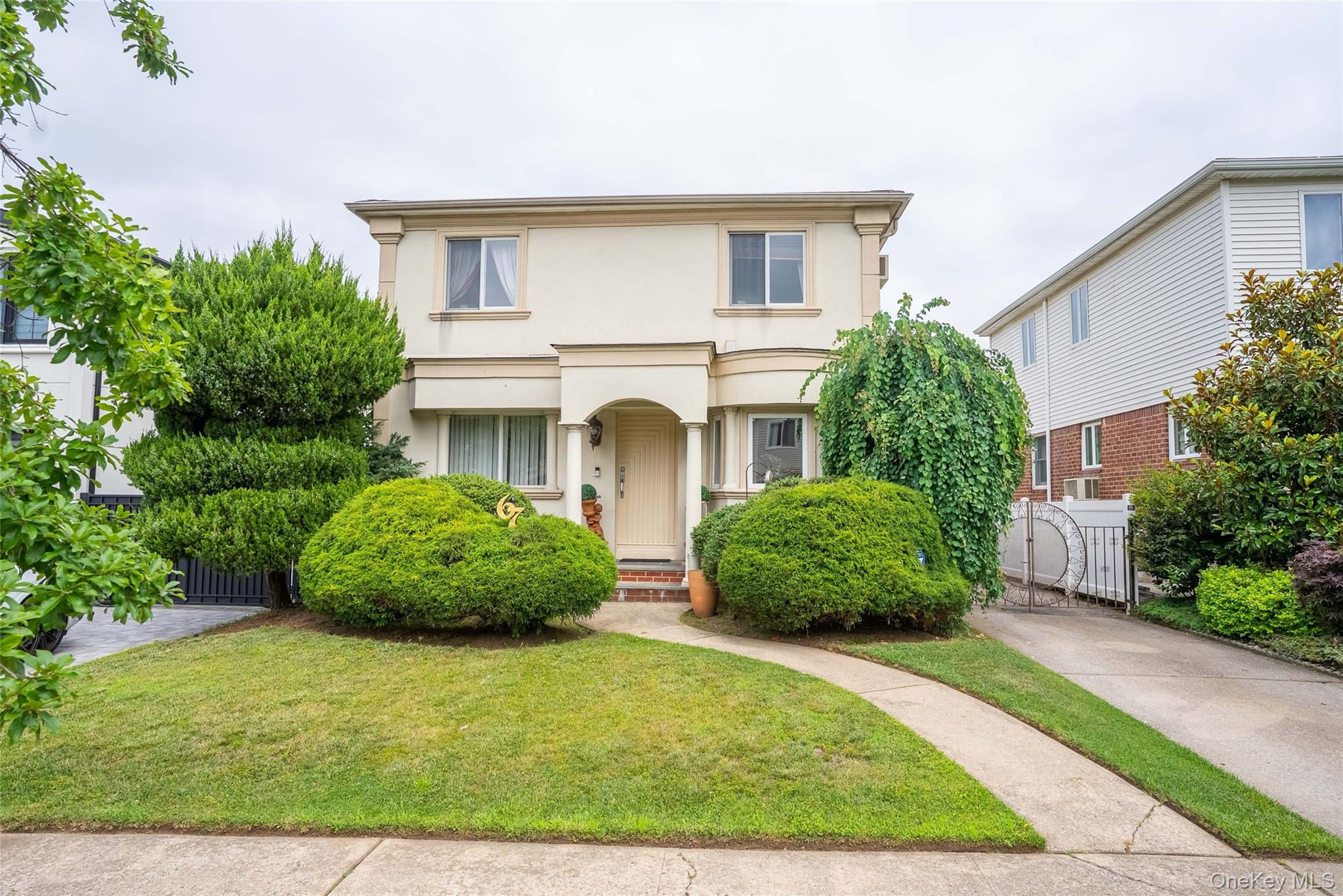 145-67 5th Avenue – For Sale photo 2