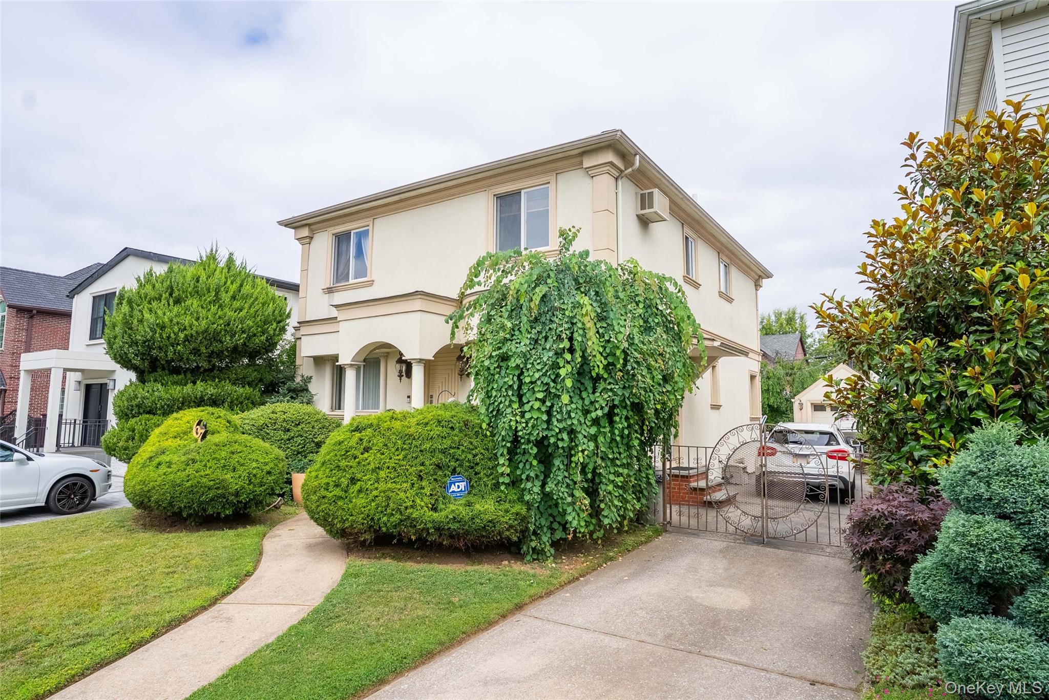 145-67 5th Avenue – For Sale
