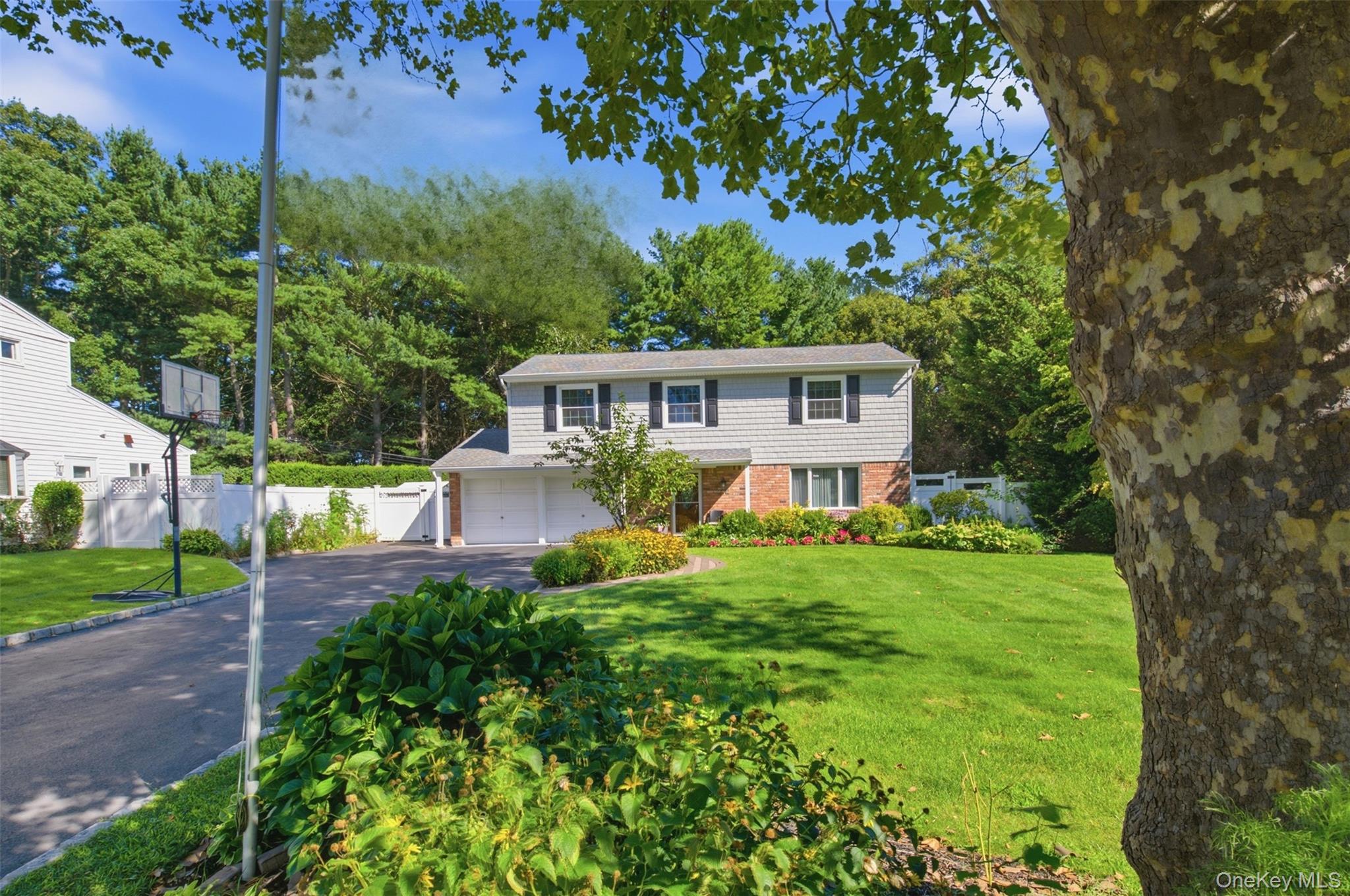 17 White Cliff Lane – For Sale photo 3